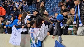 Victorie cu iz de iubire! Fotbali?tii Universit??ii Craiova au s?rb?torit cu iubitele succesul contra lui Mainz. Video