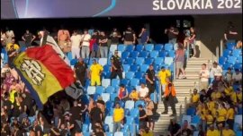 Mai mul?i fani români au fost sco?i de pe stadionul din Bratislava la meciul cu Spania de la Campionatul European (…)