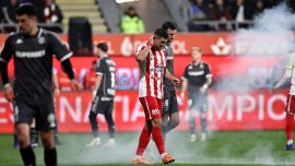 Dubl? lovitur? pentru Rapid la Arad! S-a accidentat în finalul primei reprize ?i a cerut schimbare