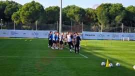 Cum a fost primit Denis Alibec de ziua lui la antrenamentul FCSB. Un singur juc?tor s-a antrenat în sal?. Video