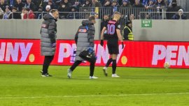 Florin T?nase, accidentat dup? doar 7 minute în Universitatea Craiova – FCSB! Reac?ia lui Mihai Stoica