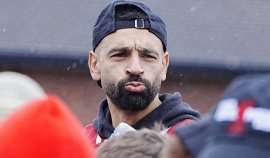 „Spune?i-ne cum a murit”, le cere Salah de la Liverpool celor de la UEFA, dup? tributul pentru Suleiman al-Obeid (…)
