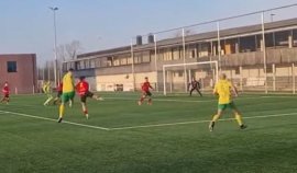 Muncitori români din construc?ii, transporturi, agricultur? ?i logistic? ?i-au f?cut echip? de fotbal ?i au ap?rut&nbsp;(…)