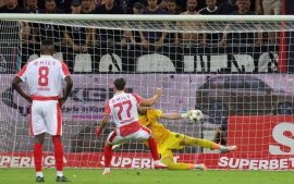 Dinamo învinge FCSB dup? 5 ani: 4-3 într-un derby cu patru penalty-uri / Armstrong ?i Musi au îngenunchiat FCSB