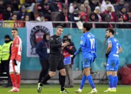 Incidente grave ?i scand?ri xenofobe la finalul derby-ului! Baiaram a scuipat un fan, Istvan Kovacs a fost lovit cu&nbsp;(…)