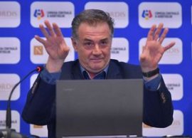 Atac total la adresa lui Vassaras: „Mi-a schimbat deleg?rile la opt meciuri dintr-o etap?. Nu sunt o marionet?!” +&nbsp;(…)