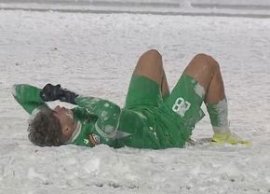 Fotbal în Ice Age » Imagini incredibile la meciul din Cupa României