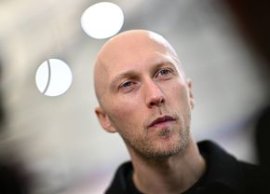 Antrenorul cu cele mai dese schimb?ri de geci la patinaj artistic avertizeaz?: ”Sportul nostru este foarte judecat&nbsp;(…)