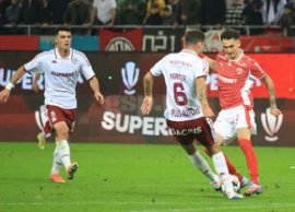 Probleme la Rapid! Funda?ul central a ie?it la pauz? dup? o accidentare