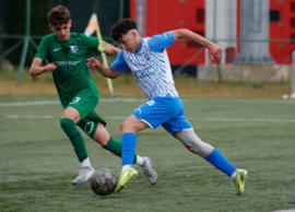 A debutat la 16 ani în Universitatea Craiova - Csikszereda, dar nu este cel mai tân?r juc?tor care a p??it pe gazon&nbsp;(…)