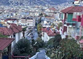 Surpriza uria?? din Alanya: ce am g?sit acas? la Ianis Hagi » „Prin?ul” captiv în raiul pensionarilor