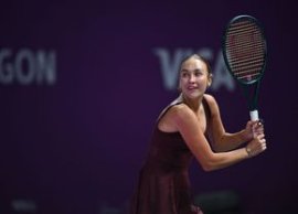 Cu un deget rupt ?i cu cet??enia schimbat?, campioana en-titre de la Transylvania Open a început bine noua edi?ie