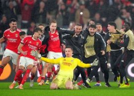 R?zboi, refugiu, promisiune » Povestea omului momentului în Liga Campionilor: „Fotbalul ne ofer? mai mult decât&nbsp;(…)