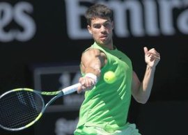 La meciul 100 de Grand Slam, Alcaraz s-a calificat în optimile Australian Open » Raliul care a ridicat publicul în&nbsp;(…)