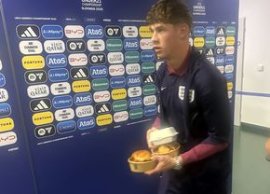 Incredibil ce au mâncat vedetele de zeci de milioane de euro din Premier League dup? victoria cu Cehia U21! » (…)