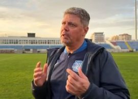 Probleme pentru Tibor Selymes: reintr? în circuit cu juc?tori care se gândesc la restan?ele financiare, nu la fotbal!