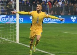 Gol fabulos marcat de România » Bîrligea i-a „curentat” pe bosniaci ?i a s?rb?torit în stilul „Radu Petrescu”