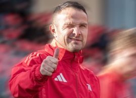 Are 38 de ani, dar „sparge” topul fizic în România! Alimentul pe care l-a eliminat de ani buni: „Cât mai pu?in”