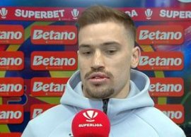 Cu buza r?nit?, Darius Olaru a strigat ironic la interviu: „Am simulat din nou!”