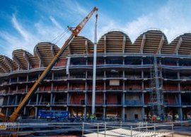 La 19 ani de la startul proiectului, au început s? monteze acoperi?ul stadionului! Imagini de pe un ?antier plin de&nbsp;(…)