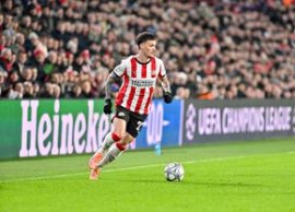 Antrenorul lui PSV explic? de ce l-a schimbat pe Dennis Man la pauza meciului cu Bayern: „O aveam în minte”