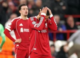 „Suntem în rahat!” » Cel mai dur discurs, dup? ce Liverpool a fost umilit? de PSV-ul lui Dennis Man