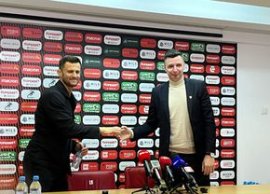 Dinamo nu renun?? la vechea ?int? de funda?: „Sunt discu?ii cu el”