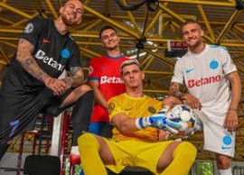 FCSB ?i-a prezentat noile echipamente! Târnovanu, Alibec, Bîrligea ?i ?ut, „modelele” campioanei