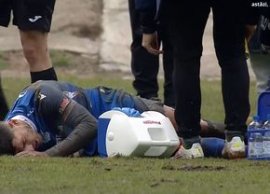 Mai r?u ca la amatori » Înc? un meci de Liga 2 jucat pe „câmp”: imagini SCANDALOASE