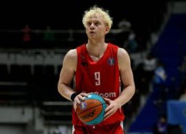 Un baschetbalist rus a revenit în ?ara natal?, dup? un schimb de prizonieri între Rusia ?i Fran?a