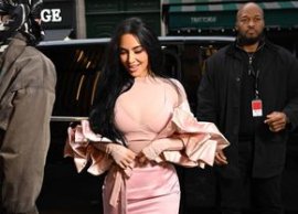 Cum au fost surprin?i Kim Kardashian ?i Lewis Hamilton în loja de la Super Bowl