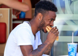 Van Persie mut? echipa în Belgia din cauza lui Raheem Sterling