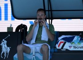 Medvedev a oferit momentul zilei la Australian Open: „Scuze, nu o s? te scuip!”