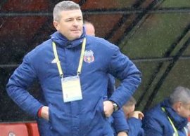 Daniel Opri?a s-a r?zboit cu fanii Stelei la Buz?u: „Hai s? b?g?m 11 tricouri pe teren!”