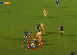 Imagini halucinante pe terenul de fotbal! Mi?care de judo prin care ?i-a f?cut KO adversara