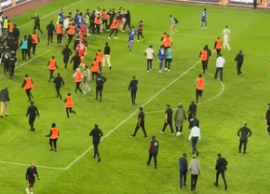 Haos inimaginabil la meciul lui Reghecampf din Liga Campionilor Africii! B?taie general?, jandarmii ?i scutierii din (…)