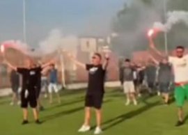 30 de suporteri cu tor?e la antrenamentul FCSB-ului: „Lâng? voi, suntem lâng? voi!”