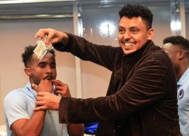 S?rb?toare la echipa lui Reghecampf pe „stil românesc” » Conduc?torul a aruncat cu bani în vestiar