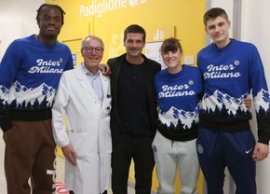 Gestul de suflet f?cut de Cristi Chivu » Vizit? de Cr?ciun a lui Inter la copiii dintr-un spital din Milano