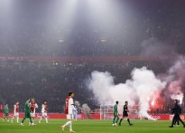 Poveste cople?itoare la Ajax » Singurul suporter care va fi primit pe stadion la meciul cu Groningen. „Spitalul i-a (…)