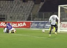 Ratare monumental? în U Cluj - FC Arge?: incredibil unde a trimis din doi metri