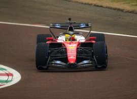 Lewis Hamilton a dezv?luit urm?torul obiectiv al Ferrari: „Toat? lumea lucreaz? foarte mult”