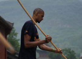 Noul superstar din NBA ?i-a petrecut vara în China, la un templu Shaolin, ?i a devenit c?lug?r r?zboinic: „Religia e (…)