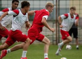 Noul juc?tor de la Dinamo, sfaturi de via?? de la Mircea Rednic: „Asta m-a înv??at”