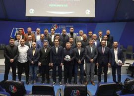 Iat? a doua genera?ie de directori sportivi care a absolvit ast?zi cursurile FRF! Multe nume importante: (…)