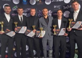 Cine a câ?tigat trofeul „Antrenorul anului” la gala lui Nicu Ghear?