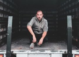 Interviu cu scriitorul Alex Tocilescu: „Hagi ar fi fost probabil cel mai harnic pre?edinte al României din toate (…)