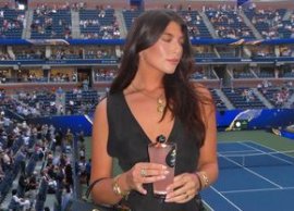 Cine este bruneta misterioas? care a atras aten?ia în timpul antrenamentului lui Novak Djokovic