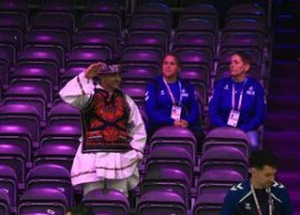 Cu fanii români nu te plictise?ti! » Prezen?e de senza?ie în tribune, la România - Croa?ia, debutul în grupa de Mondial