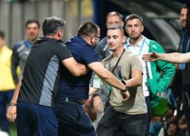 Gesturi huliganice la Ploie?ti » Oficialul Petrolului a vrut s? sar? la b?taie cu Andrei Chivulete ?i-a fost luat pe (…)